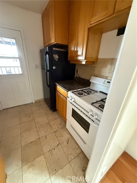 5437 Shoup Ave, Woodland Hills CA: https://media.crmls.org/medias/a9ad703a-b19a-4ed8-be22-b1b8ca82f58b.jpg