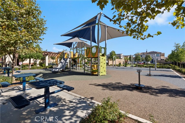 Detail Gallery Image 29 of 36 For 5604 Altamura Way #10,  Fontana,  CA 92336 - 4 Beds | 3 Baths