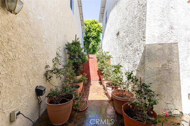 11465 Fox Hollow Lane, Pacoima CA: https://media.crmls.org/medias/a9ae21d2-f350-4537-9e0a-14704a308cc7.jpg