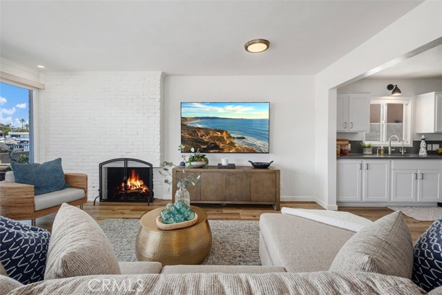 Detail Gallery Image 11 of 44 For 3810 Channel Pl, Newport Beach,  CA 92663 - 3 Beds | 2/1 Baths