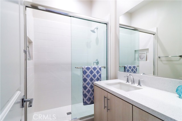 390 Riverbend, Lake Forest CA: https://media.crmls.org/medias/a9aea7f3-5ab7-46c5-aa00-5d162dac483c.jpg