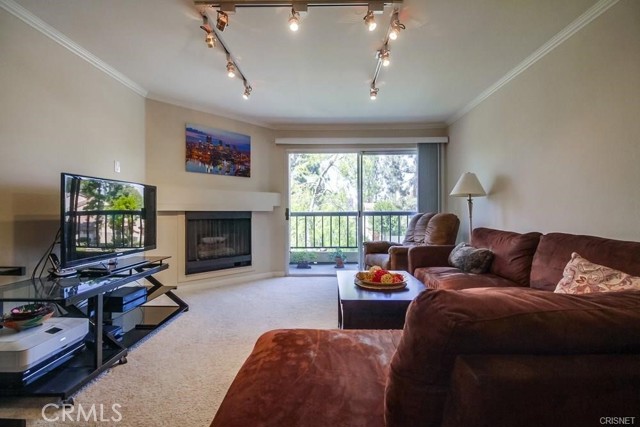 Detail Gallery Image 3 of 22 For 21550 Burbank Bld #205,  Woodland Hills,  CA 91367 - 2 Beds | 2 Baths