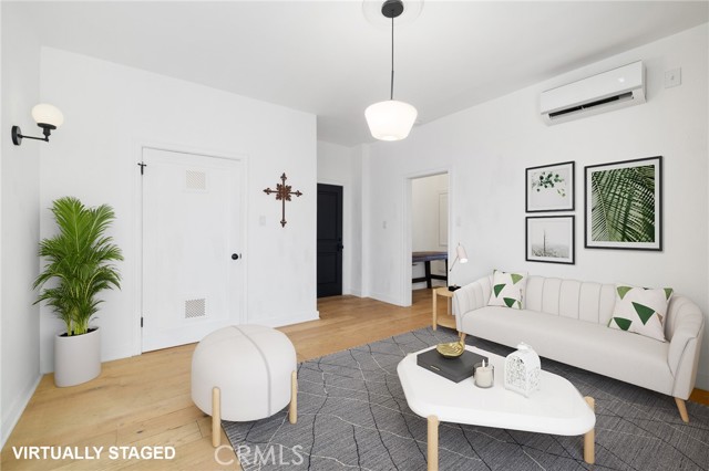 Detail Gallery Image 4 of 39 For 211 S Berendo St #3,  Los Angeles,  CA 90004 - 1 Beds | 1 Baths