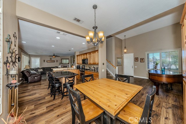 Detail Gallery Image 10 of 38 For 20770 Stony Brook Cir, Riverside,  CA 92508 - 5 Beds | 3 Baths