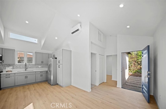 Detail Gallery Image 10 of 14 For 1809 123rd St, Los Angeles,  CA 90059 - 2 Beds | 1 Baths