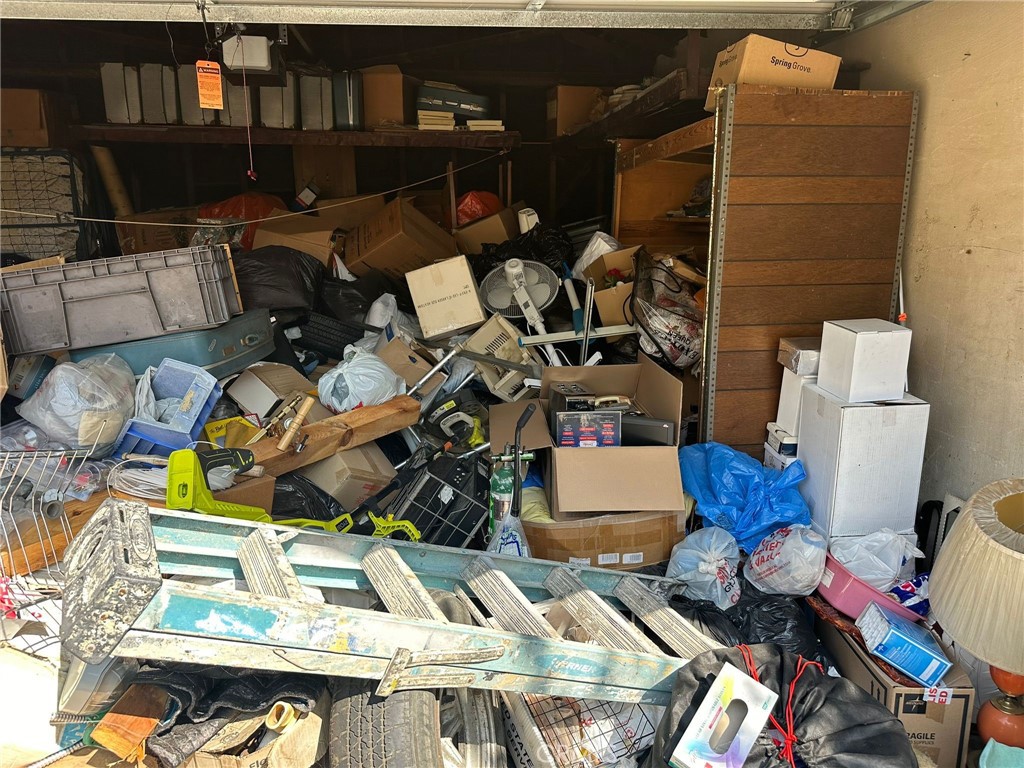 https://media.crmls.org/medias/a9af504c-2ec9-4668-be68-4fd0dd695b83.jpg?preset=X-Large