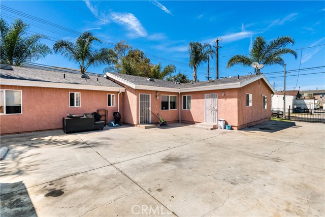 660 W 94th Street, Los Angeles CA: https://media.crmls.org/medias/a9af59e7-35c5-4e64-b4bd-07257ab47ff8.jpg
