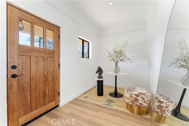 Detail Gallery Image 2 of 37 For 137 E Avenue 42, Los Angeles,  CA 90031 - 4 Beds | 2 Baths