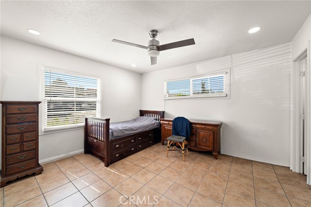 Detail Gallery Image 20 of 37 For 590 Traverse Dr, Costa Mesa,  CA 92626 - 4 Beds | 3 Baths