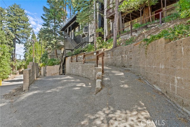 Detail Gallery Image 34 of 39 For 535 Sunderland Ct, Lake Arrowhead,  CA 92352 - 3 Beds | 2 Baths