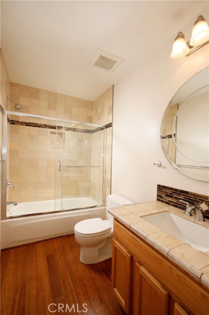 Detail Gallery Image 13 of 23 For 400 W Riverside Dr #2,  Burbank,  CA 91506 - 3 Beds | 2/1 Baths