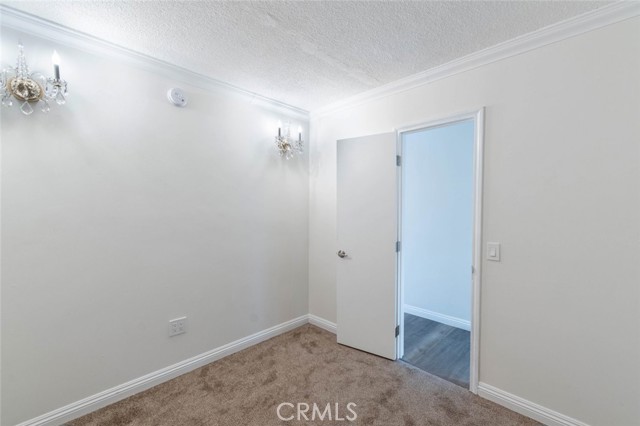 6520 Shirley Avenue, Reseda CA: https://media.crmls.org/medias/a9b250cd-793e-41f3-9dff-410fa1abcc85.jpg