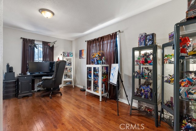 1417 W Gage Avenue, Los Angeles CA: https://media.crmls.org/medias/a9b2755c-9574-4992-9554-e761d5ff8e96.jpg