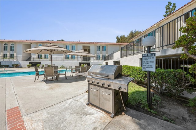 Detail Gallery Image 6 of 24 For 18225 Kingsdale Ave #207,  Redondo Beach,  CA 90278 - 3 Beds | 2 Baths