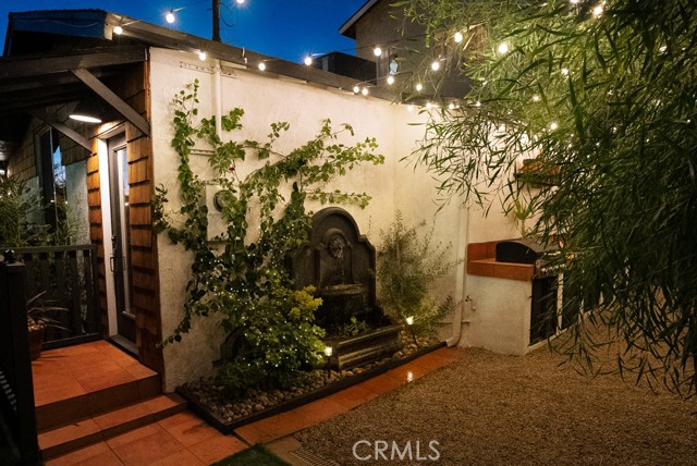 1215 N Avenue 56, Los Angeles CA: https://media.crmls.org/medias/a9b3b279-6e63-4af3-b3ac-73bab33f4122.jpg