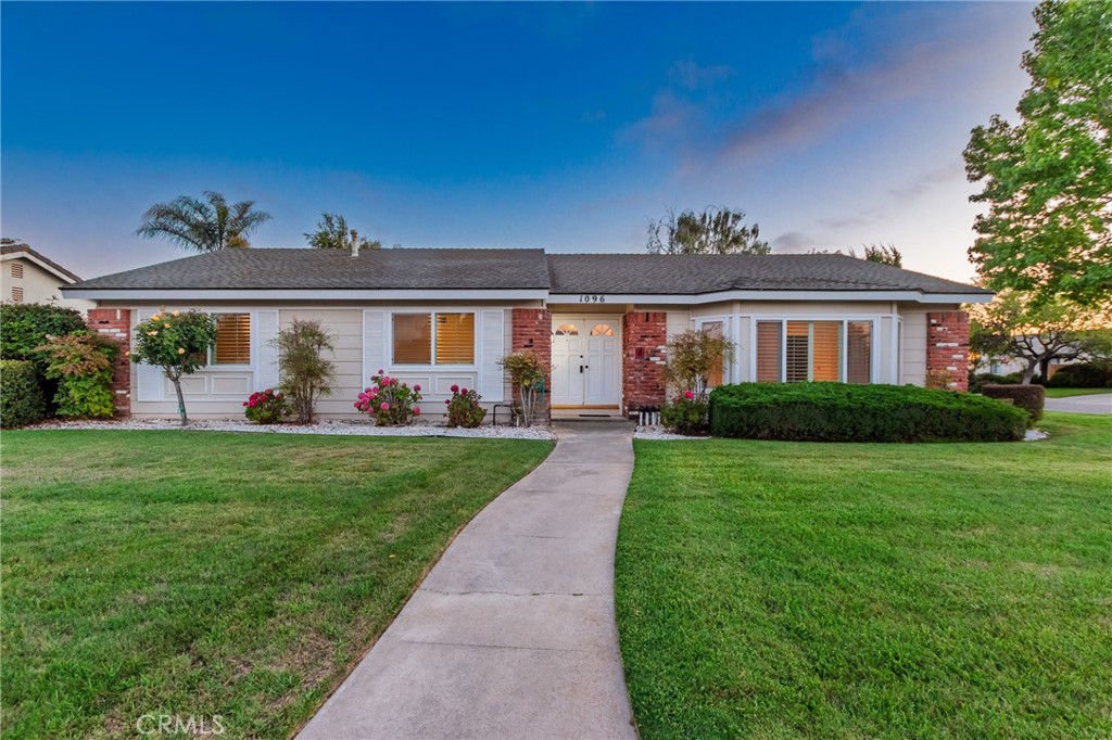 1096 Foxenwood Drive