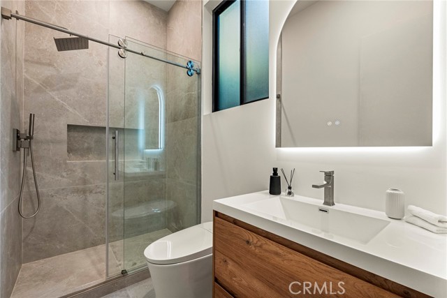 17827 Miranda Street, Encino CA: https://media.crmls.org/medias/a9b3bd57-3a19-4859-ac60-bf62bbc77c2c.jpg
