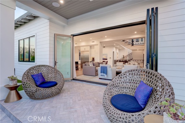 665 19th Street, Manhattan Beach, California 90266, 5 Bedrooms Bedrooms, ,7 BathroomsBathrooms,Residential,Sold,19th,SB22011803