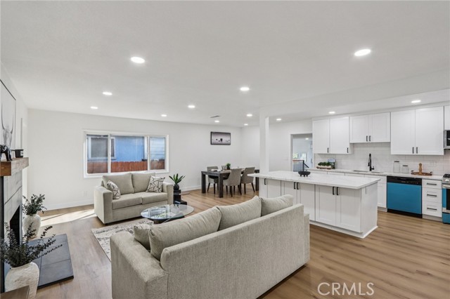 Detail Gallery Image 4 of 41 For 1111 E 27th St, San Bernardino,  CA 92404 - 4 Beds | 3 Baths