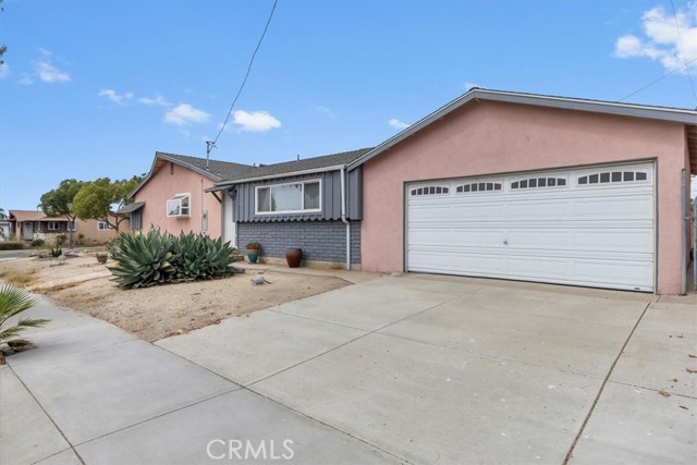 15560 Jacana Drive, La Mirada CA: https://media.crmls.org/medias/a9b71908-0d80-4e2b-a522-356911374af0.jpg