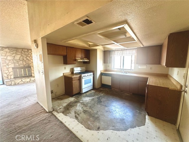 30001 Caddy Lane, Tehachapi CA: https://media.crmls.org/medias/a9b71b12-c6b1-4359-b5c7-f39ea9a9f7b0.jpg