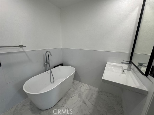 11043 Bexley Drive, Whittier CA: https://media.crmls.org/medias/a9b7250a-e1c5-4091-82e1-ac1dd57c5aa4.jpg