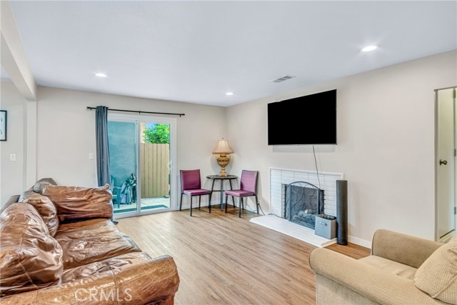 Detail Gallery Image 3 of 41 For 9022 Marlene Ave, Garden Grove,  CA 92841 - 6 Beds | 4 Baths