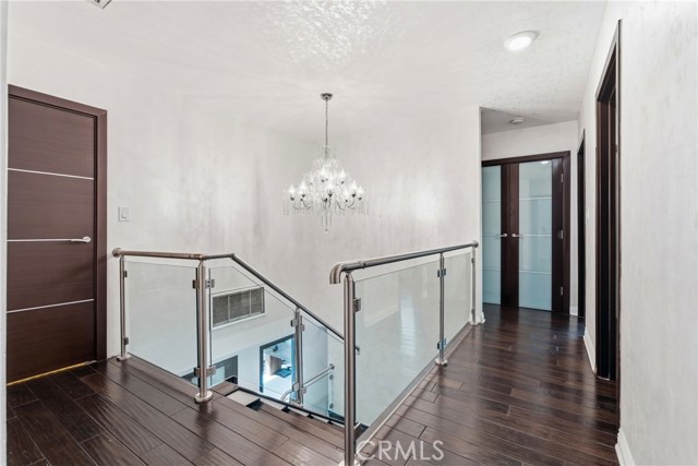 Detail Gallery Image 14 of 44 For 5836 Winnetka Ave, Woodland Hills,  CA 91367 - 4 Beds | 3 Baths