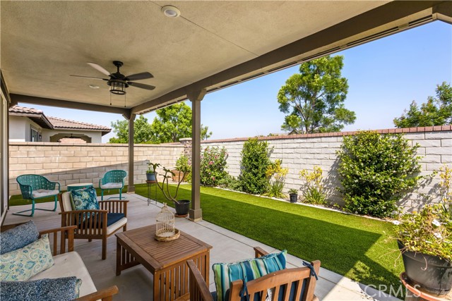 4071 E Amigos Privado, Ontario CA: https://media.crmls.org/medias/a9b8d360-215d-4420-9b0a-b338d119c685.jpg