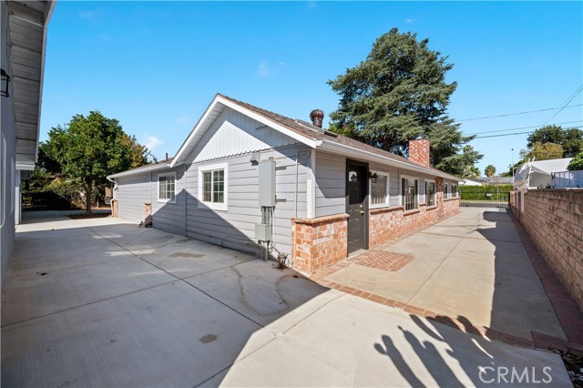 Detail Gallery Image 6 of 73 For 7445 Balcom Ave, Reseda,  CA 91335 - 4 Beds | 2 Baths