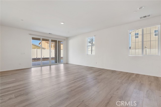 Detail Gallery Image 17 of 31 For 6135 W Avenue J9, Lancaster,  CA 93536 - 4 Beds | 2 Baths