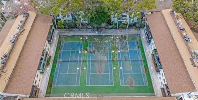 Detail Gallery Image 7 of 29 For 5460 White Oak Ave #J206,  Encino,  CA 91316 - 2 Beds | 2 Baths