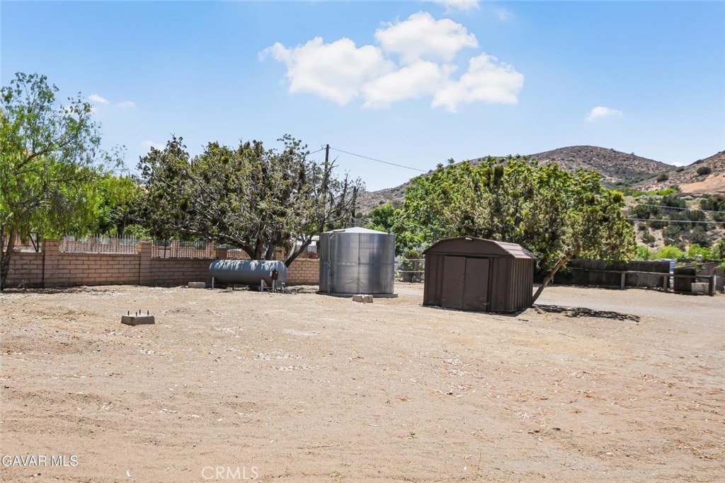 https://media.crmls.org/medias/a9ba7147-d855-4d92-b019-67d088d7e4fa.jpg?preset=X-Large