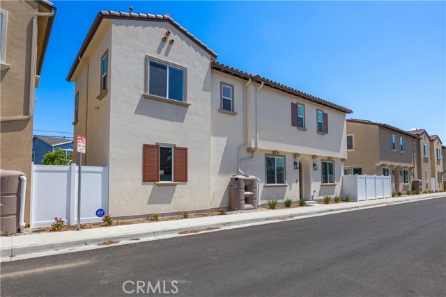 Detail Gallery Image 3 of 67 For 1348 Plaza Del Amo, Torrance,  CA 90501 - 3 Beds | 2/1 Baths