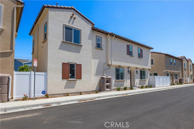 Detail Gallery Image 3 of 67 For 1348 Plaza Del Amo, Torrance,  CA 90501 - 3 Beds | 2/1 Baths