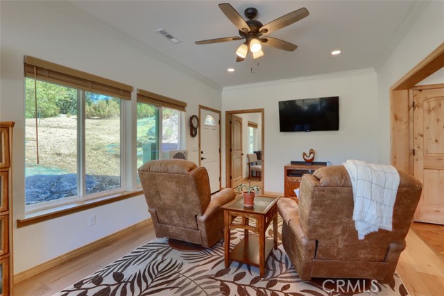 Detail Gallery Image 10 of 61 For 5722 Darrah Rd, Mariposa,  CA 95338 - 3 Beds | 2 Baths