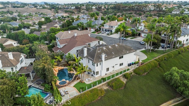 1 Pacifico, Laguna Niguel CA: https://media.crmls.org/medias/a9bb2992-362f-4ea6-830a-3bcb5cd60403.jpg