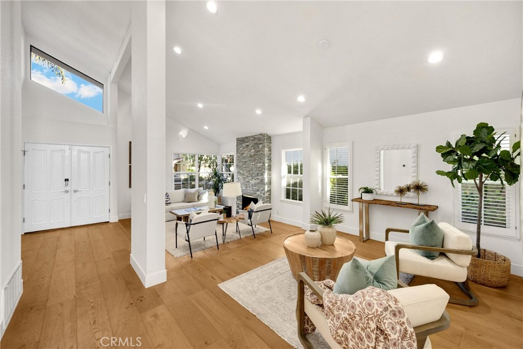 MLS #OC25175333 img 9