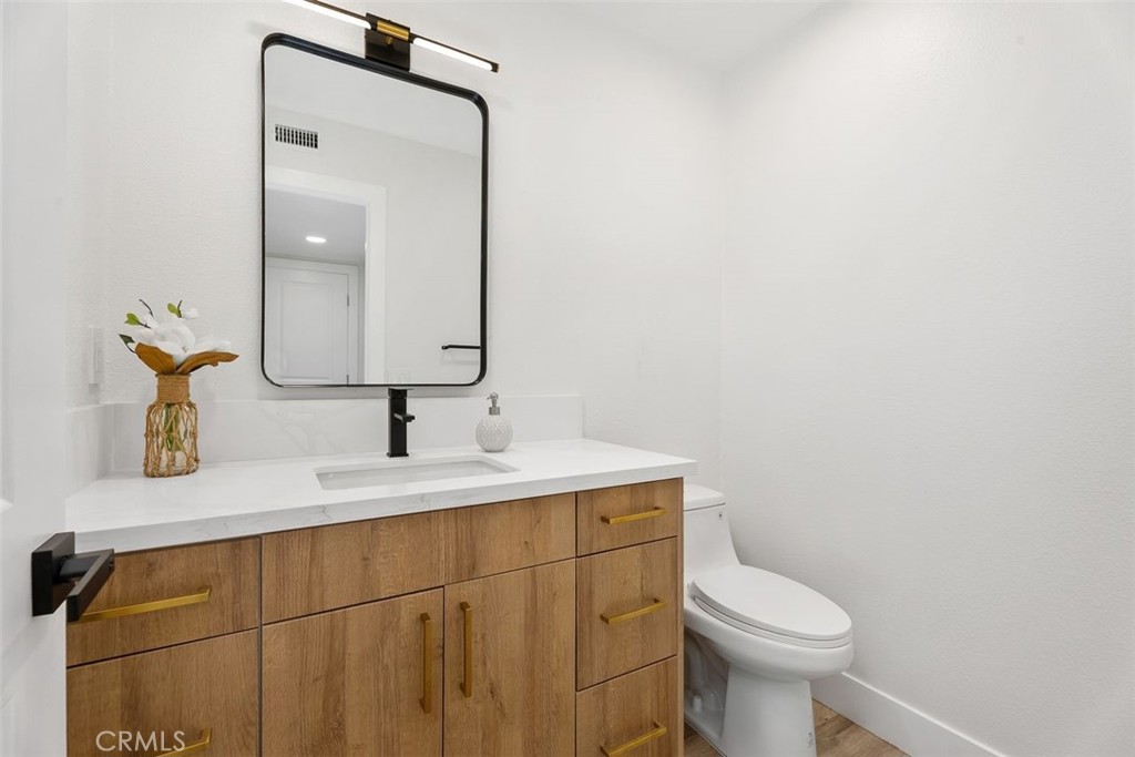 MLS #OC25225891 image #23