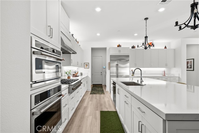 Detail Gallery Image 9 of 51 For 24513 via Sendero, Valencia,  CA 91354 - 3 Beds | 3/1 Baths