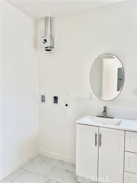 Detail Gallery Image 6 of 21 For 9645 Dale Ave, Sunland,  CA 91040 - 2 Beds | 2 Baths