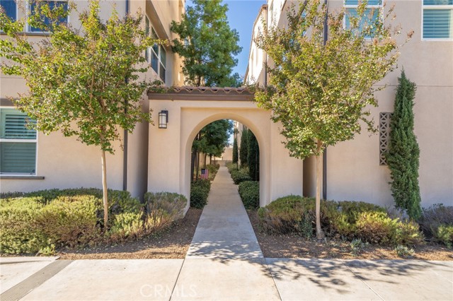 Detail Gallery Image 2 of 34 For 631 W Foothill Bld #24,  Glendora,  CA 91741 - 3 Beds | 2/2 Baths