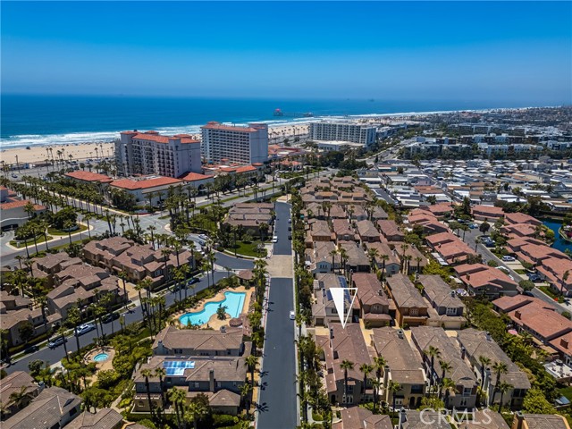 21270 Elda Cir, Huntington Beach CA: https://media.crmls.org/medias/a9bd2974-78cf-43c0-a014-b6df5b173c63.jpg