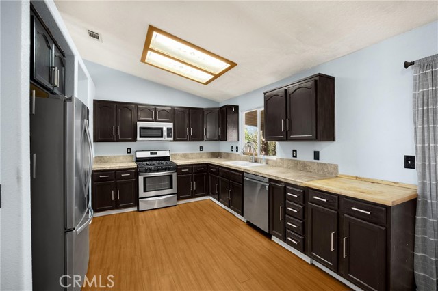 Detail Gallery Image 42 of 52 For 13554 2nd Ave, Victorville,  CA 92395 - 4 Beds | 2 Baths