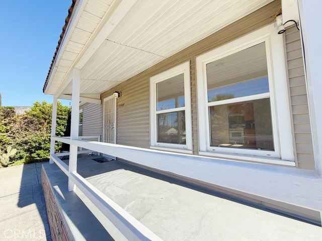 Detail Gallery Image 2 of 8 For 10404 Jardine Ave, Sunland,  CA 91040 - 2 Beds | 1 Baths