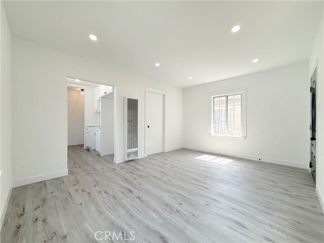 Detail Gallery Image 5 of 20 For 10346 Kalmia St, Los Angeles,  CA 90002 - 2 Beds | 2 Baths