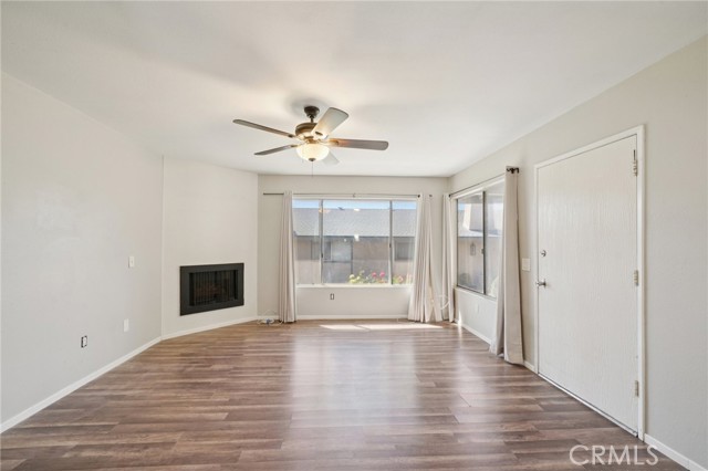 Detail Gallery Image 2 of 31 For 2891 Canyon Crest #68,  Riverside,  CA 92507 - 2 Beds | 2 Baths