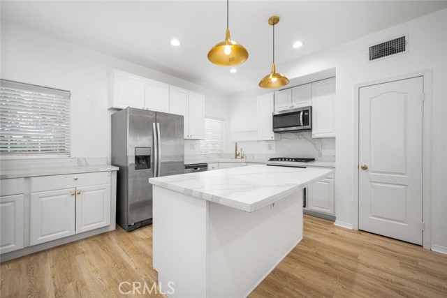 5740 S Glennie Lane, Los Angeles CA: https://media.crmls.org/medias/a9be7c75-00a8-488d-aff9-e36958708e00.jpg