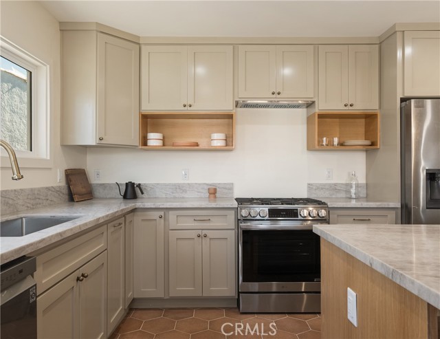 Detail Gallery Image 21 of 54 For 2014 W 84th St, Los Angeles,  CA 90047 - 3 Beds | 2 Baths