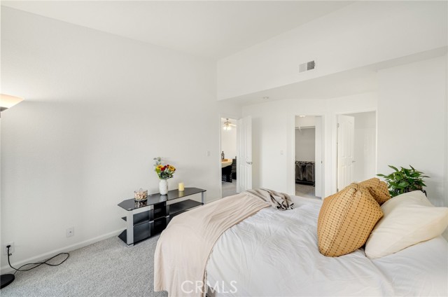 25521 Indian Hill Ln, Laguna Hills CA: https://media.crmls.org/medias/a9bed3dc-00c1-4ba4-9779-683cce09c79d.jpg